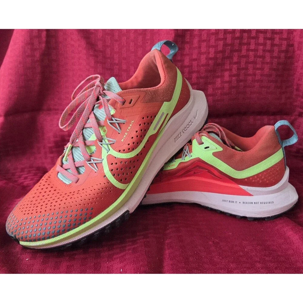 Nike Pegasus Trail 4 Womens 8.5 Shoes Orange Red DJ6159-801 Running Sneaker Walk